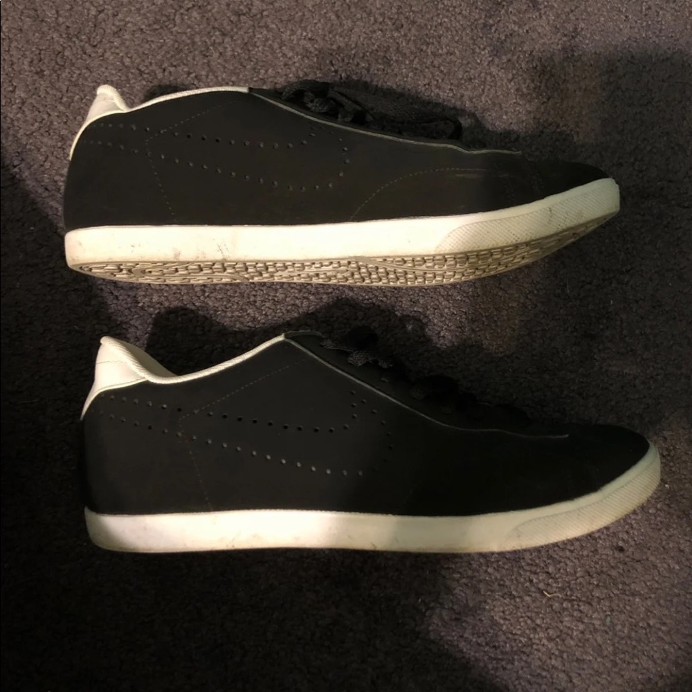 Nike sneakers - Picture 2 of 3